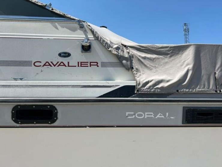 1988-doral-cavalier-24-ft-cabin-cruiser-2dba1303c8-image-10