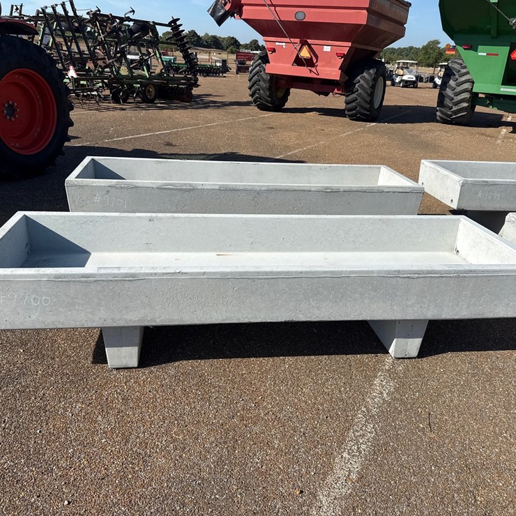 #9700 • 3 X 10 Feed Trough
