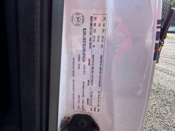 2012-ford-f550-xl-image-11