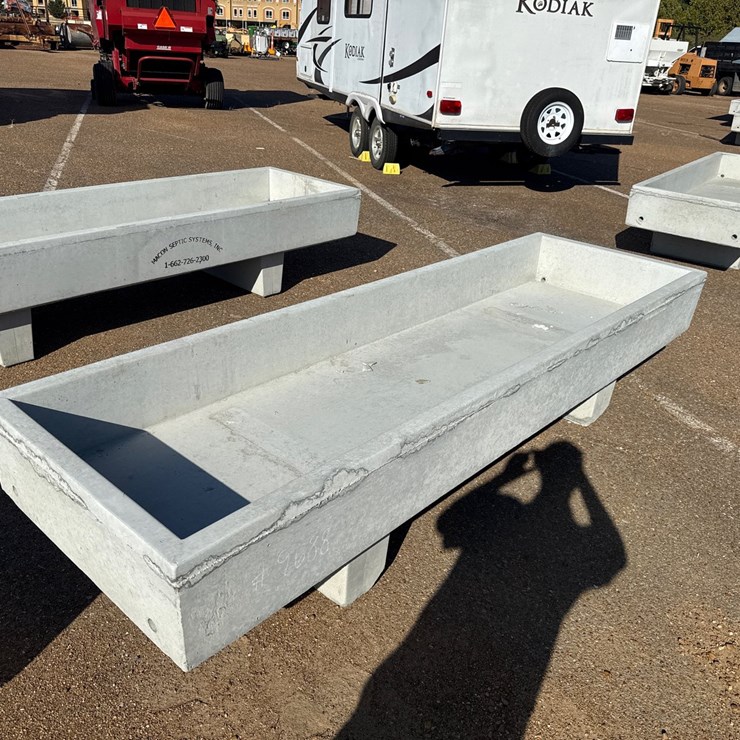 #9688 • 3 X 10 Feed Trough