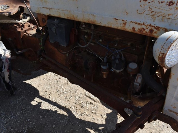 ford-tractor-image-3