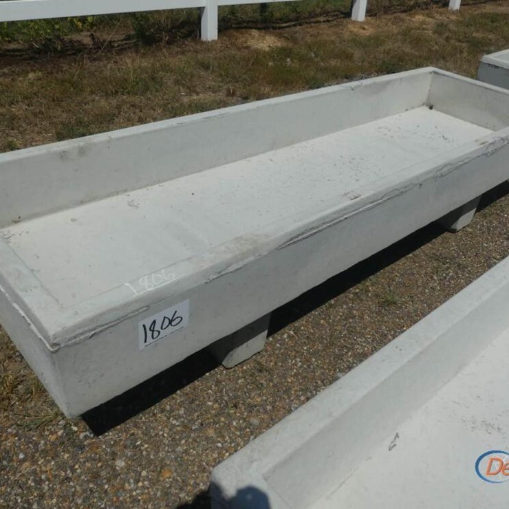 3X10 CONCRETE FEED TROUGH