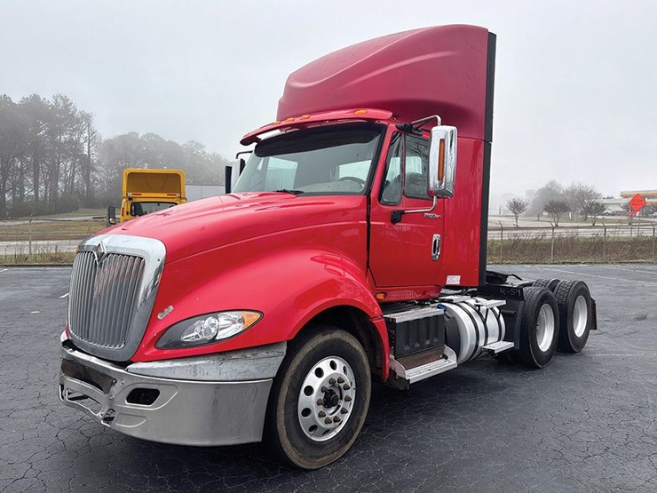 2014-international-prostar-image-1