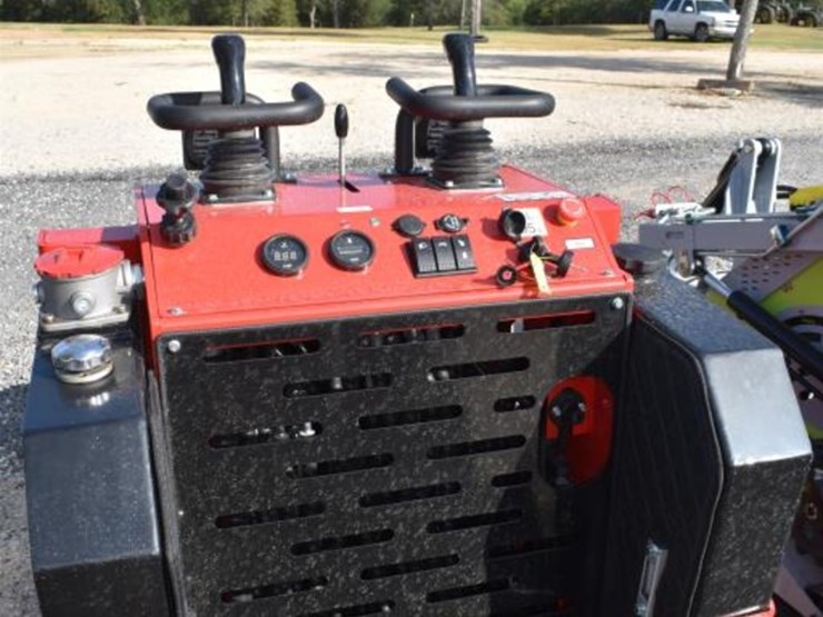 ssl1500-mini-skid-steer-(diesel)-(serial-#-06908a)-(k)-image-6