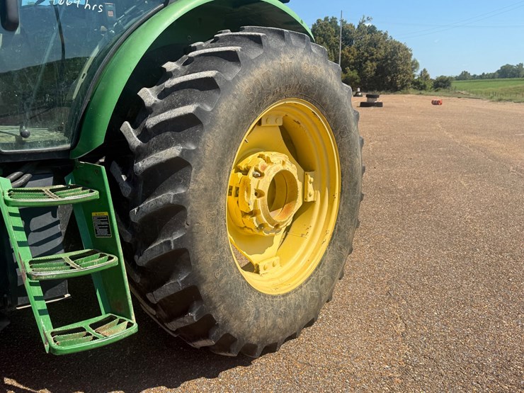 john-deere-6105d-image-14