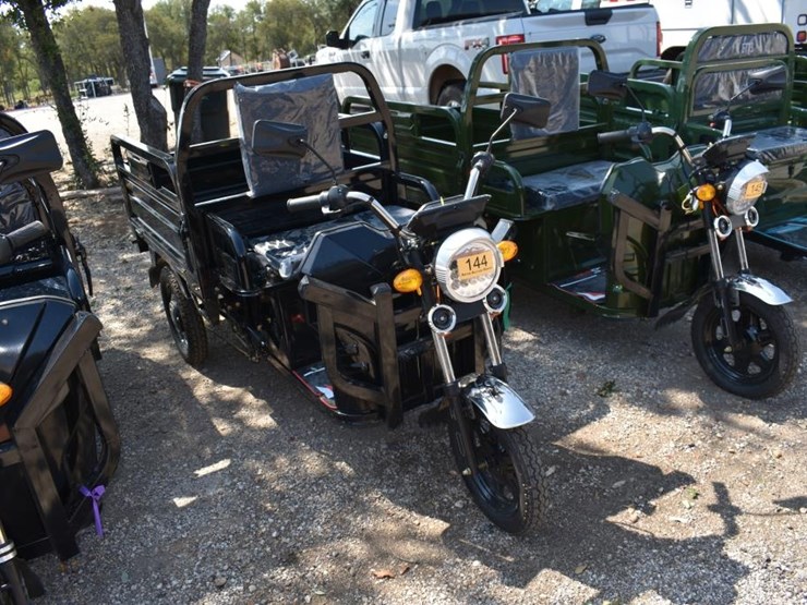 3-wheel-electric-cart-(serial-#-kr2026429amam2915)-(k)-image-1