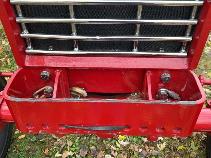 1970-1026-farmall-hydro-row-crop-golden-demonstrator-image-24