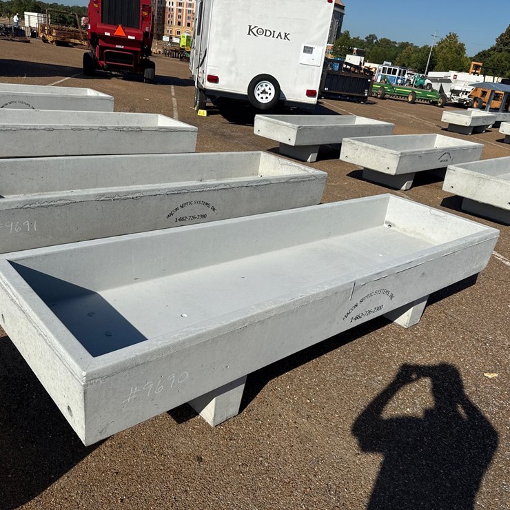 #9690 • 3 X 10 Feed Trough