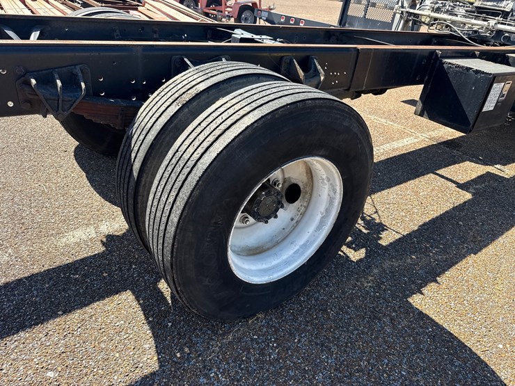 2004-international-durastar-4300-image-13