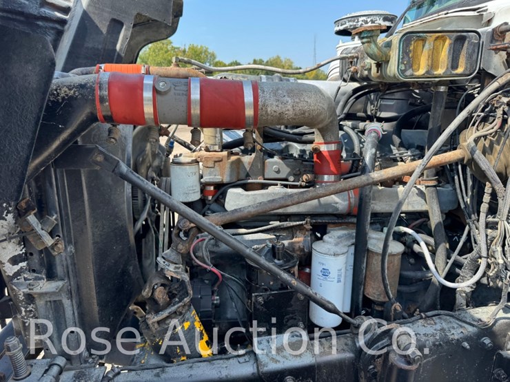 1993-mack-rd690s-image-8