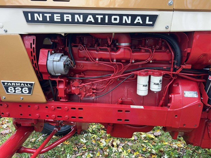 1970-farmall-826-hydro-diesel-row-crop-golden-demonstrator-image-55
