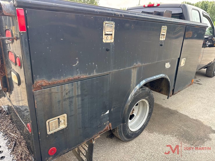 2007-chevrolet-3500-image-18
