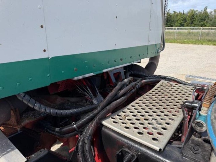 2009-kenworth-t800-image-38