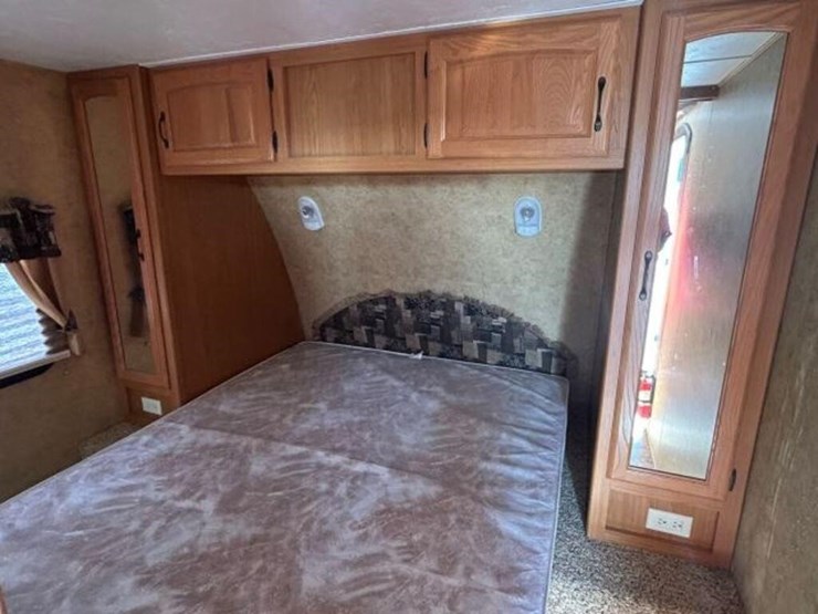 2010-keystone-laredo-28rbs-t/a-travel-trailer-4ydt-image-49
