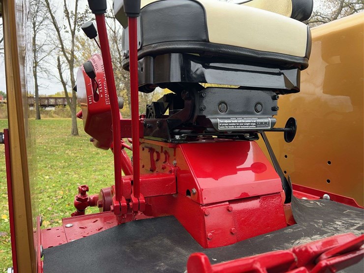 1970-farmall-826-diesel-row-crop-golden-demonstrator-image-33