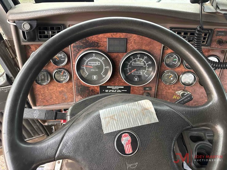 2003-kenworth-t800-image-37