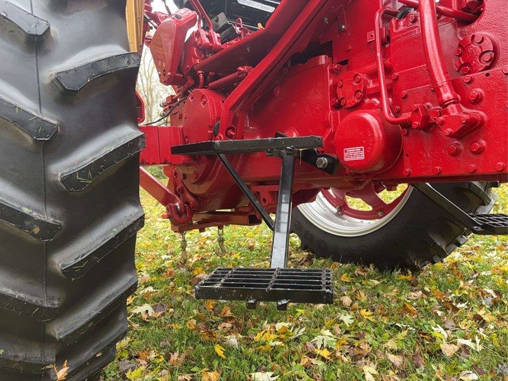 1970-farmall-544-hydro-diesel-row-crop-golden-demonstrator-image-42