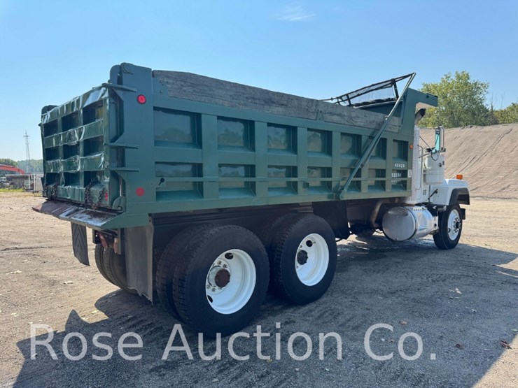 1993-mack-rd690s-image-4