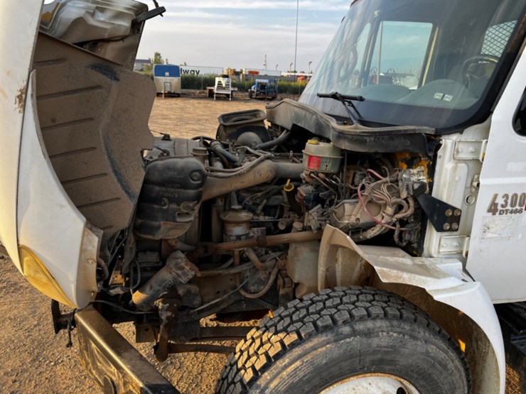 2007-international-durastar-4300-image-11