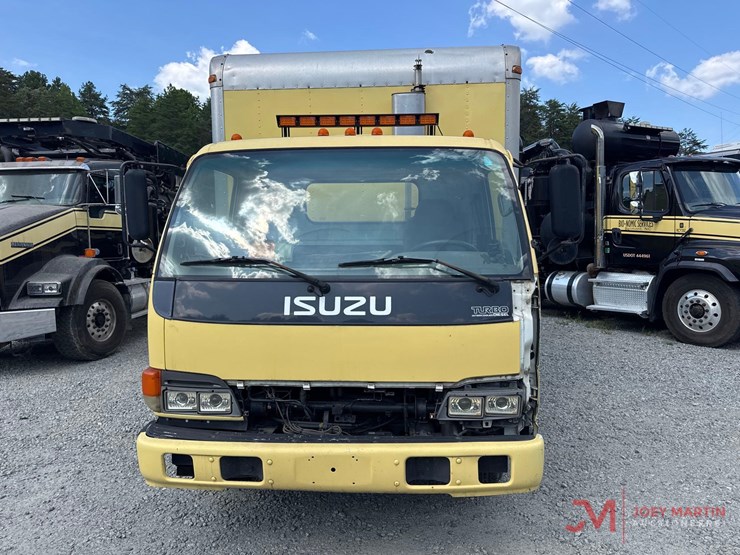 2004-isuzu-box-truck-image-7