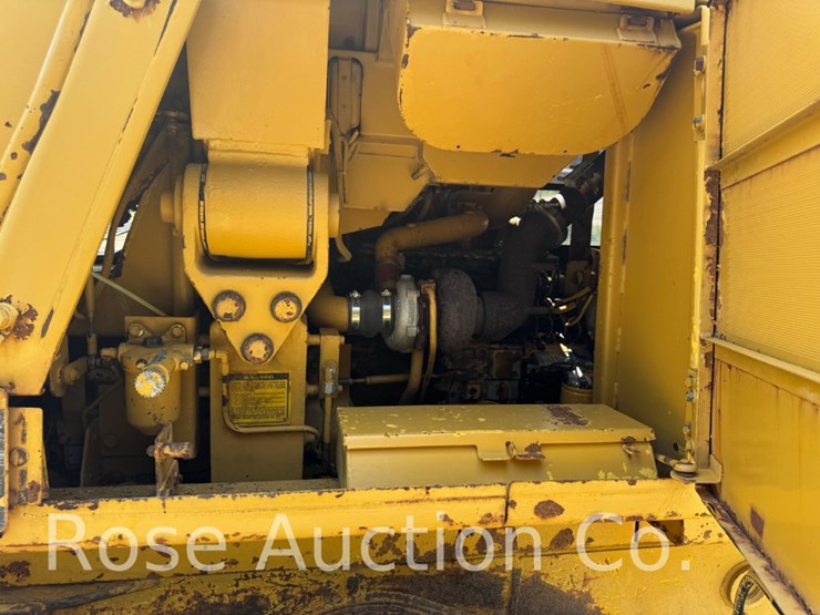 caterpillar-953-image-14