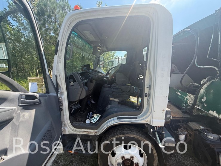 2017-isuzu-nrr-garbage-truck-pac-mac-rl-body-(new-kent,-va)-image-11
