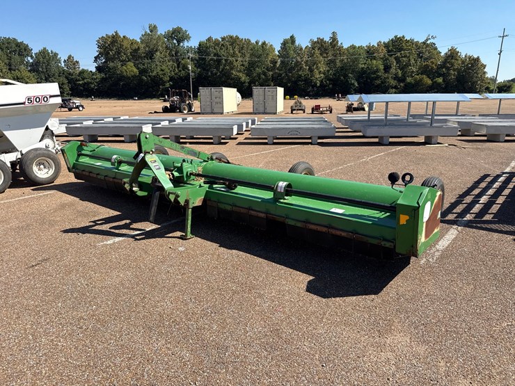john-deere-520-image-1
