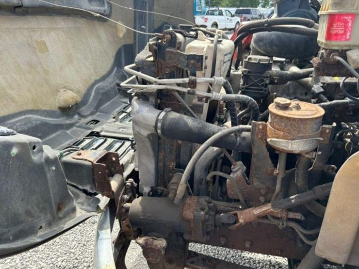 hino-185-image-25