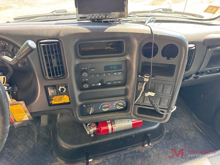 2005-chevrolet-c4500-box-truck-image-41