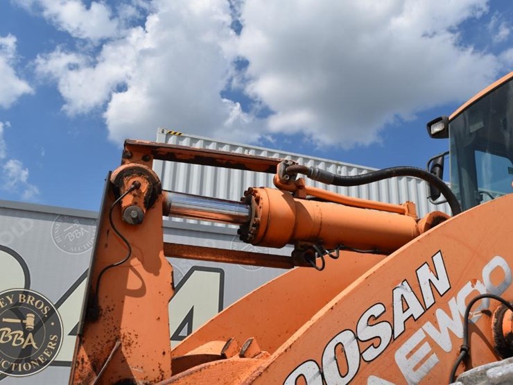 2006-doosan-dl400-image-37