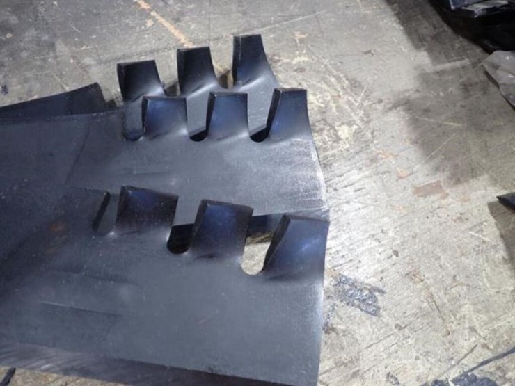 qty-of-(3)-new-gator-lawn-mower-blades-image-3