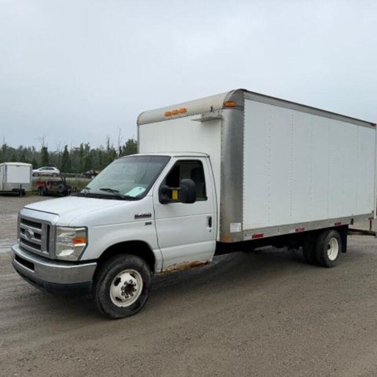 2013 FORD E450