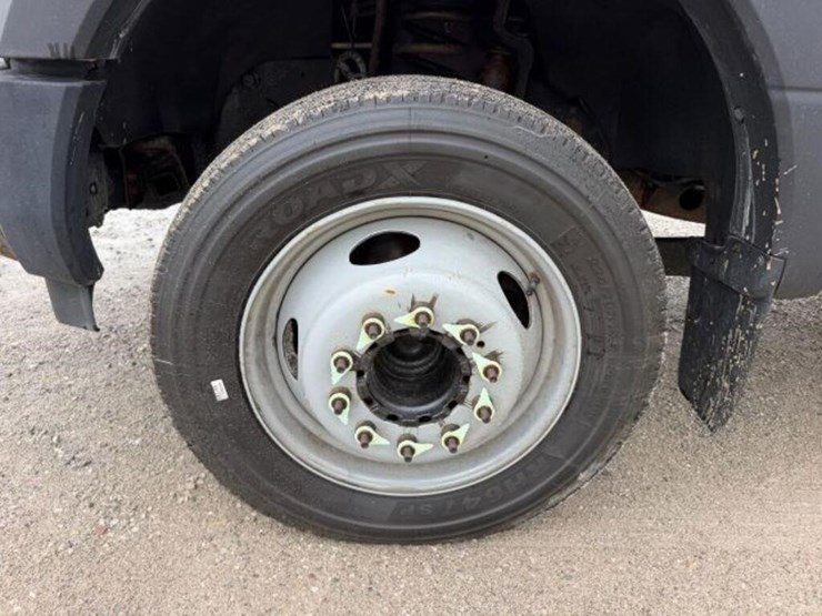 2017-ford-f550-xl-image-30