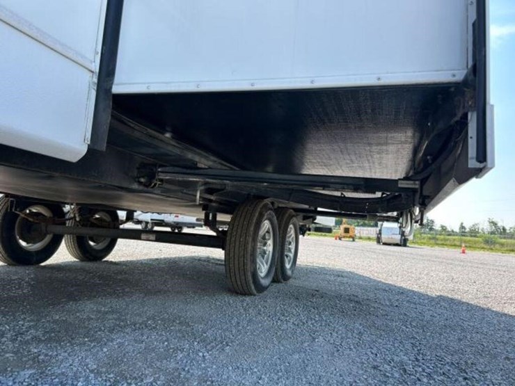 2010-keystone-laredo-28rbs-t/a-travel-trailer-4ydt-image-23