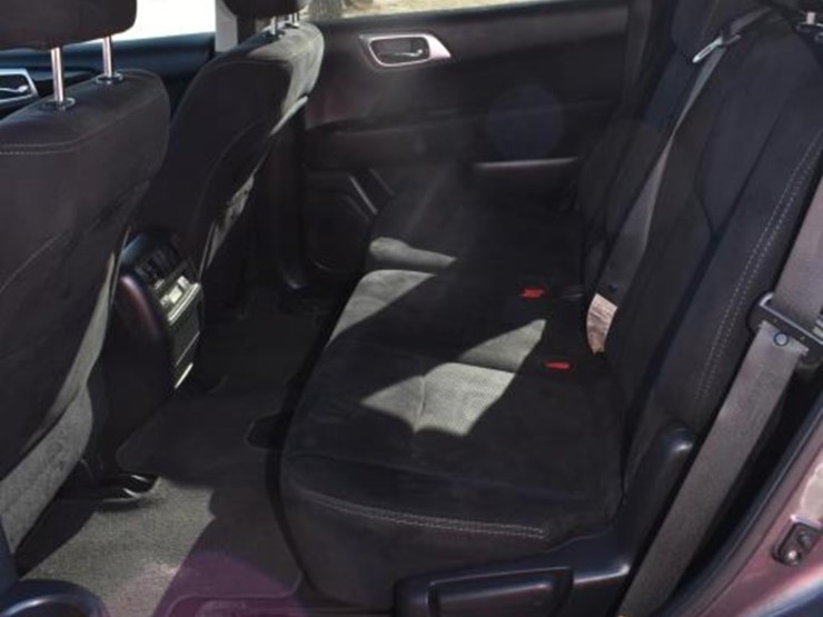 2016-nissan-pathfinder-image-7