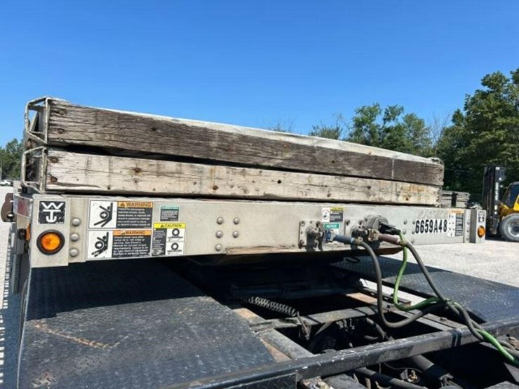 2008-wilson-48-ft-image-10