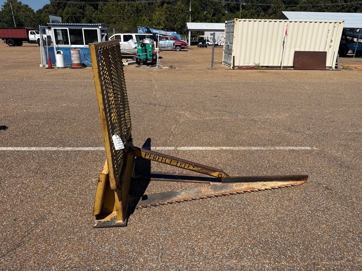 #9675-•-perfect-tree-saw-image-1