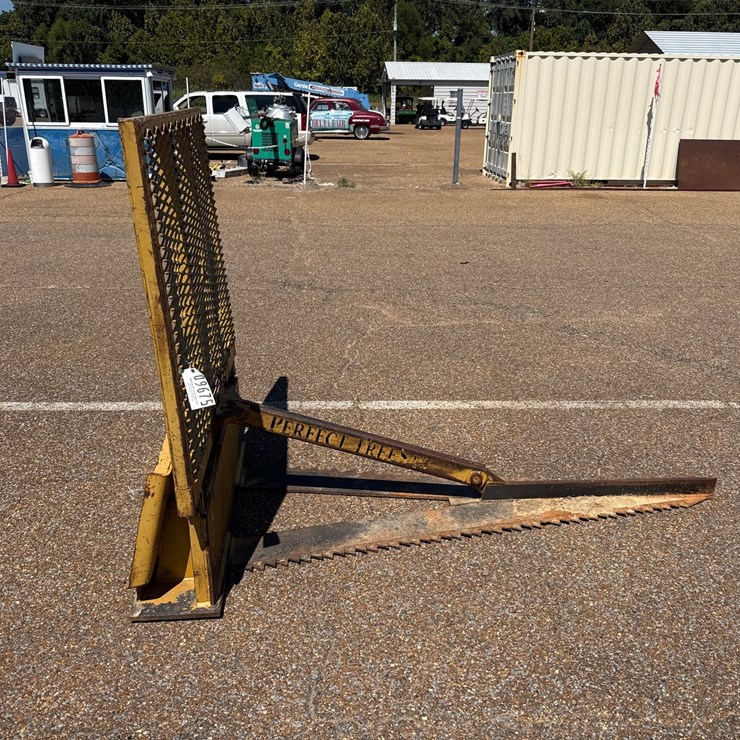 #9675 • Perfect Tree Saw