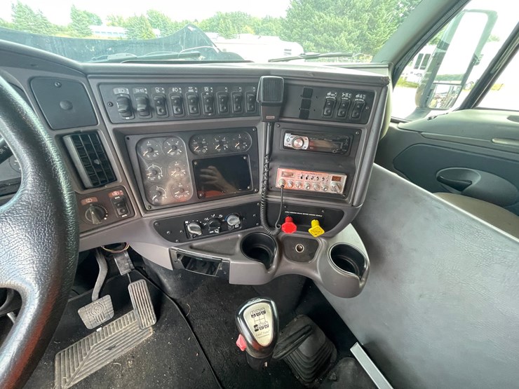 1999-kenworth-t2000-image-26
