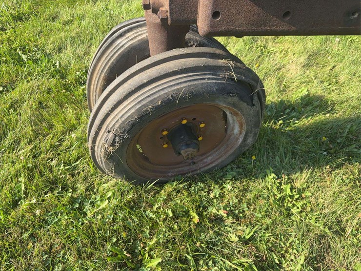 john-deere-b-image-13