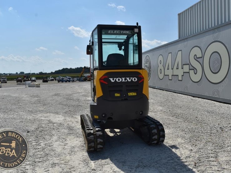 2022-volvo-ecr25-electric-image-15