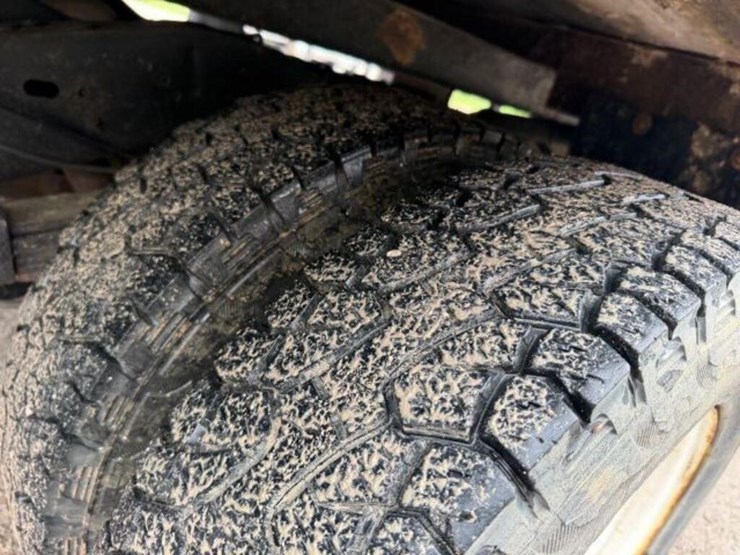 2013-ford-e450-image-32