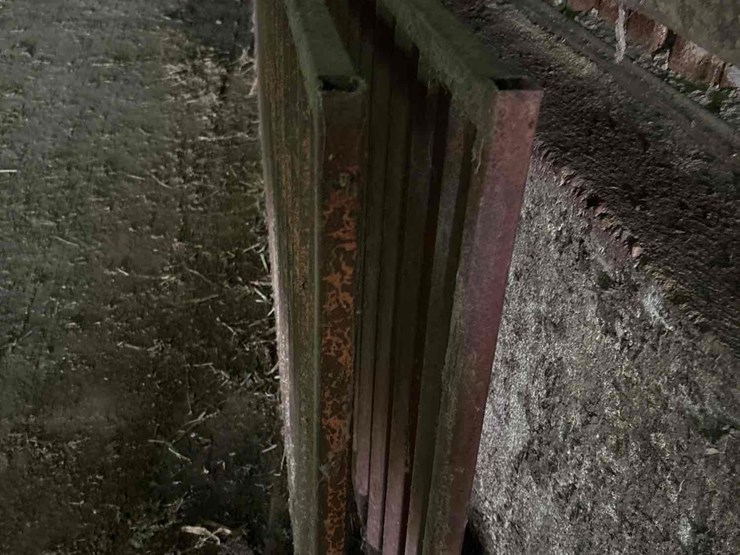 2--15-1/2’-heavy-steel-hog-gates-image-12