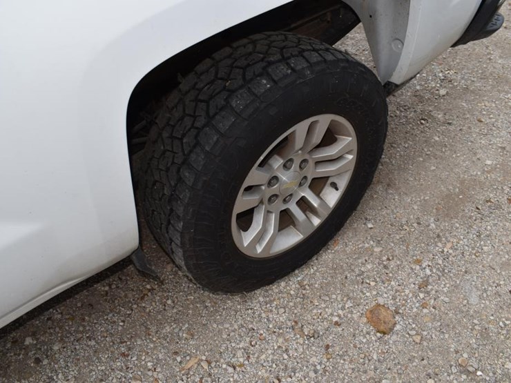2017-chevrolet-1500-image-10
