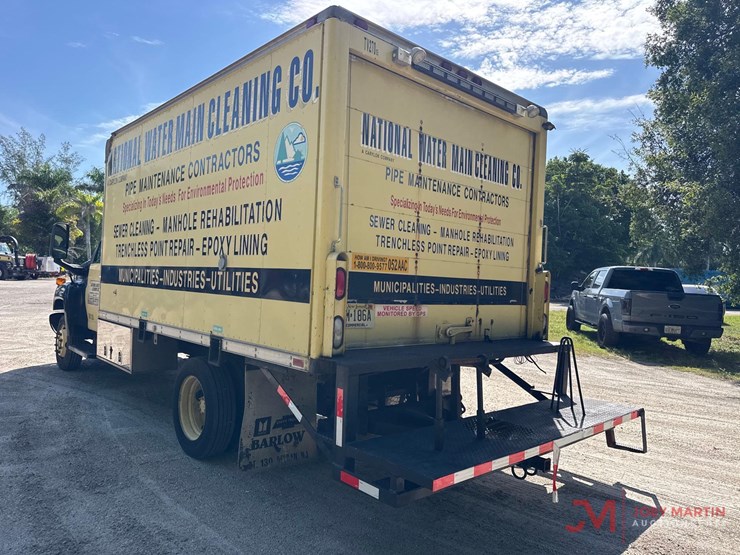 2005-chevrolet-c4500-box-truck-image-4