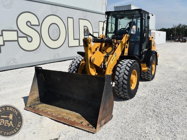2021-caterpillar-906m-image-1