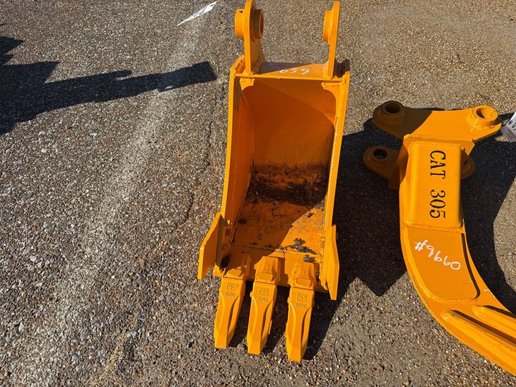 #9659-•-cat-305-backhoe-bucket-12”-image-3