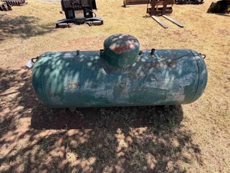 250-gallon-propane-tank--7’-long-image-3
