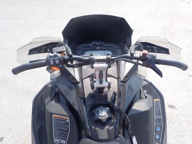 2021-ski-doo-renegade-x-850-snowmobile-2bpsumj6mv0-image-11
