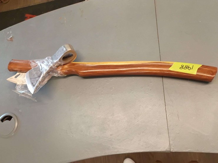 axe-handle-w/-celtic-axe-head-image-1